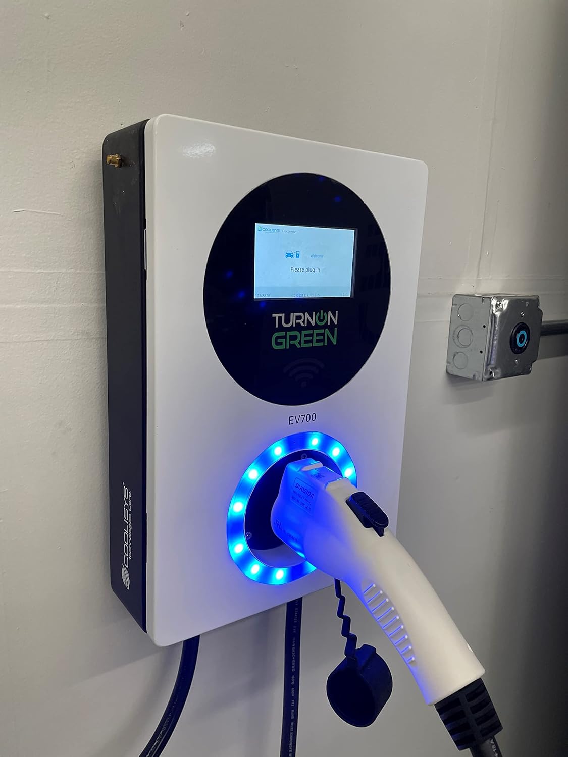 Level 2 Smart Electric Vehicle Charger with LCD Touchscreen N8770