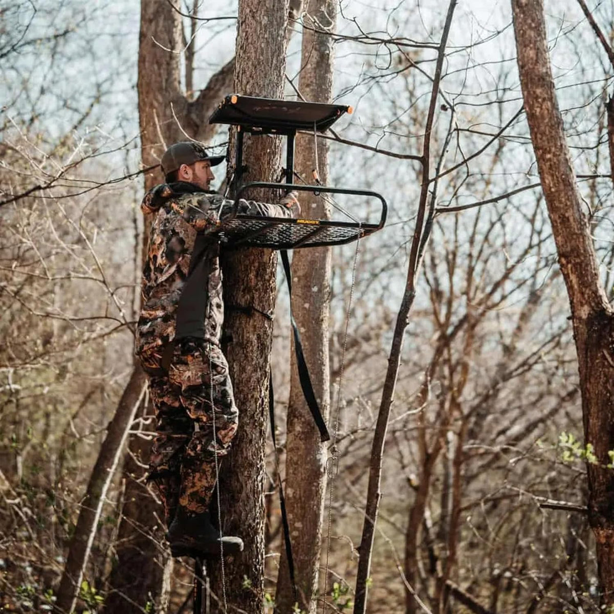 Durable Weather-Resistant Outdoor Hunting Tree Stand with Fixed Footrest & Seat, 300 Pound Maximum Capacity C7936
