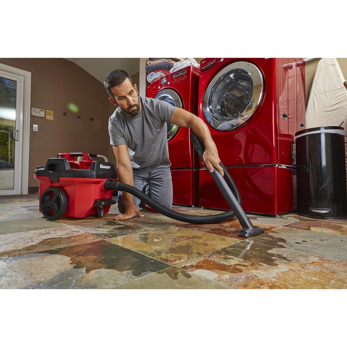Cordless 7 Gallon Wet/Dry Vacuum U671