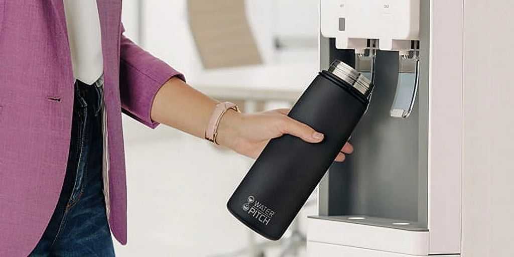 Black Thermal Insulated 26oz Water Filter Bottle C42293