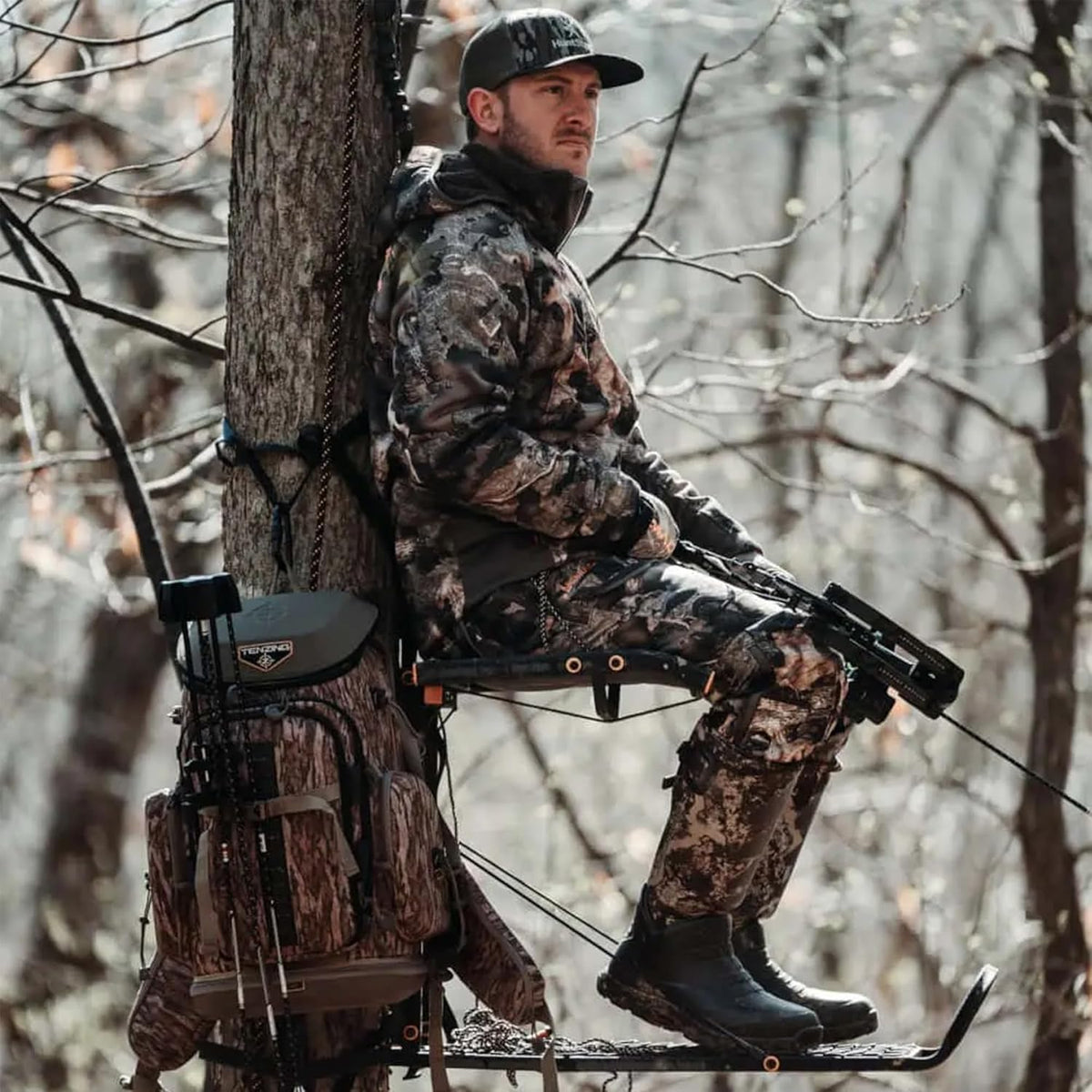 Durable Weather-Resistant Outdoor Hunting Tree Stand with Fixed Footrest & Seat, 300 Pound Maximum Capacity C7936