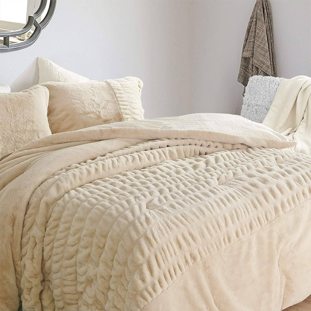 Angora Oversized King Comforter F903468